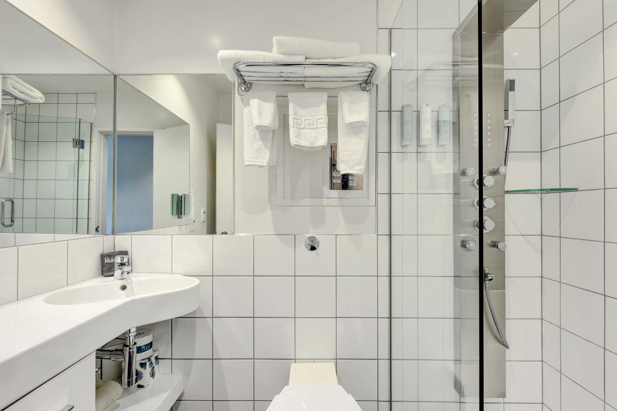Tides Hotel 4*